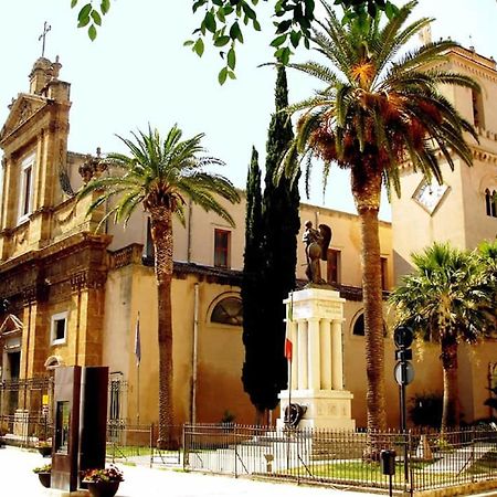 Il Girasole Del Centro Storico Villa Alcamo Exterior photo