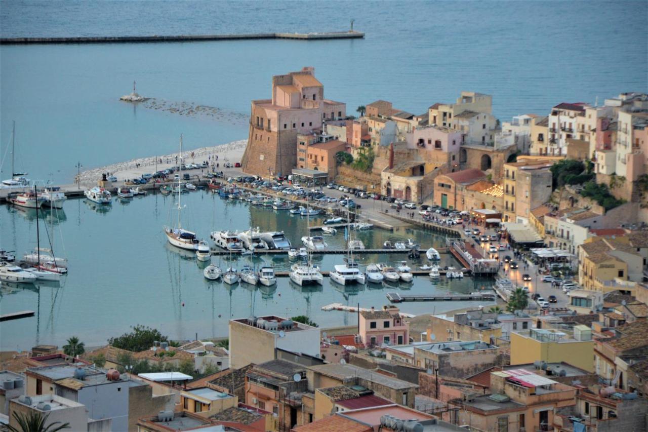 Il Girasole Del Centro Storico Villa Alcamo Exterior photo