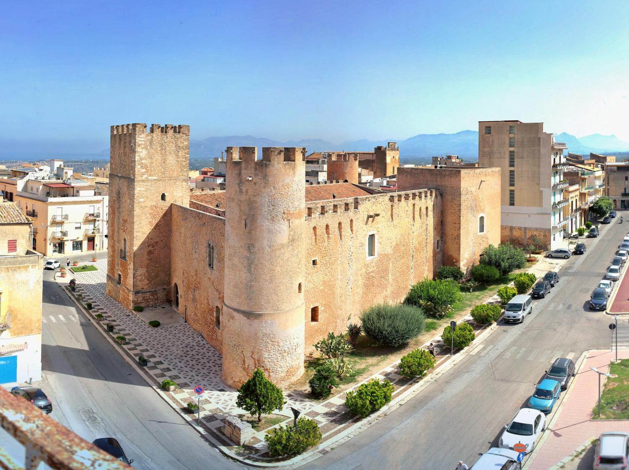 Il Girasole Del Centro Storico Villa Alcamo Exterior photo